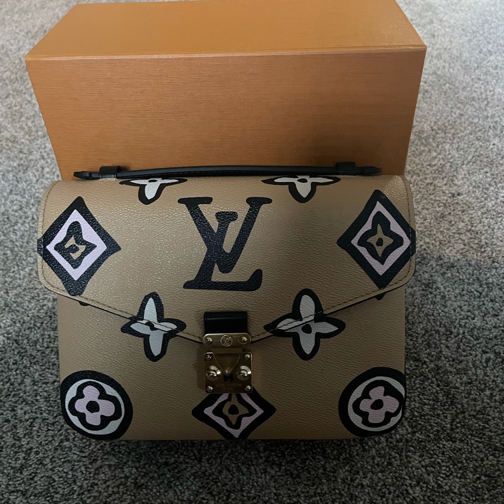 Louis Vuitton Pochette Métis Wild at Heart